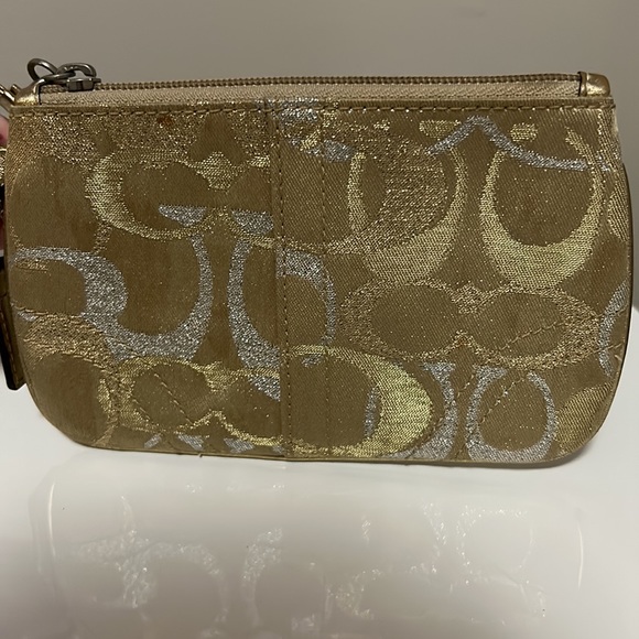 (3 for $100) Coach Optic C Wristlet - Picture 4 of 9